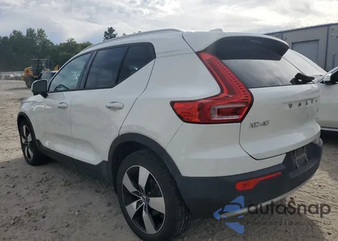 2019 Volvo Xc40 T5 Momentum z USA, uszkodzony, nr VIN YV4162UK5K2111660
